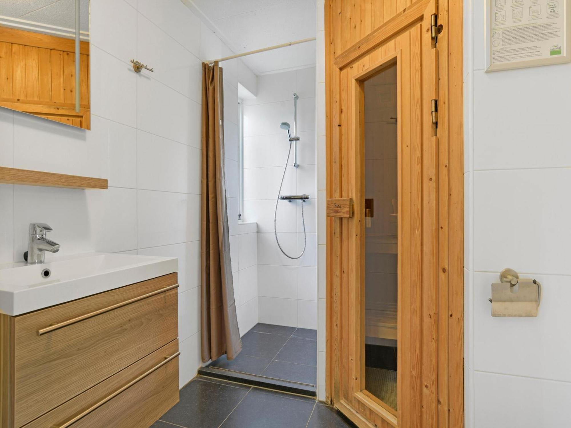 With Sauna, Near The Grevelingenmeer Vakantiehuis *